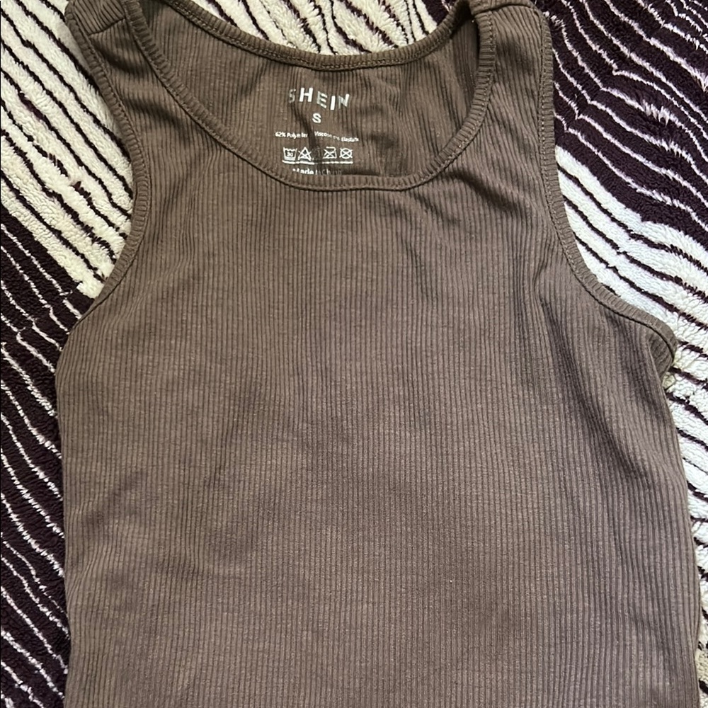 SHEIN Brown Ribbed Crop Top